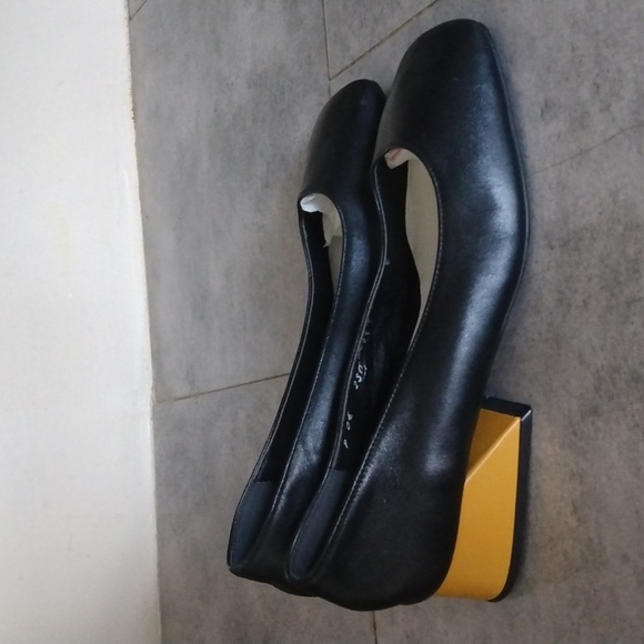 Schoes YUUY.  YIE - Picture 3 of 11